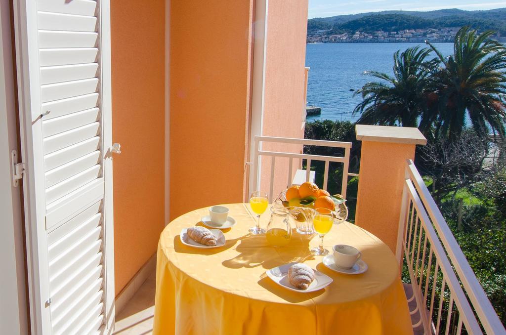 Couette-café Vrgorac 3*