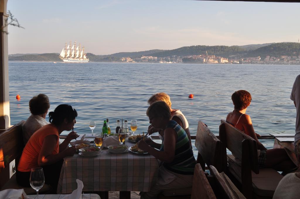 Couette-café Vrgorac 3*